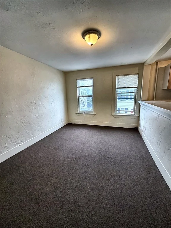 3 bed, 1 bath apartment for rent at 12 Exchange Ct Unit 2, Waltham — photo 4 of 12