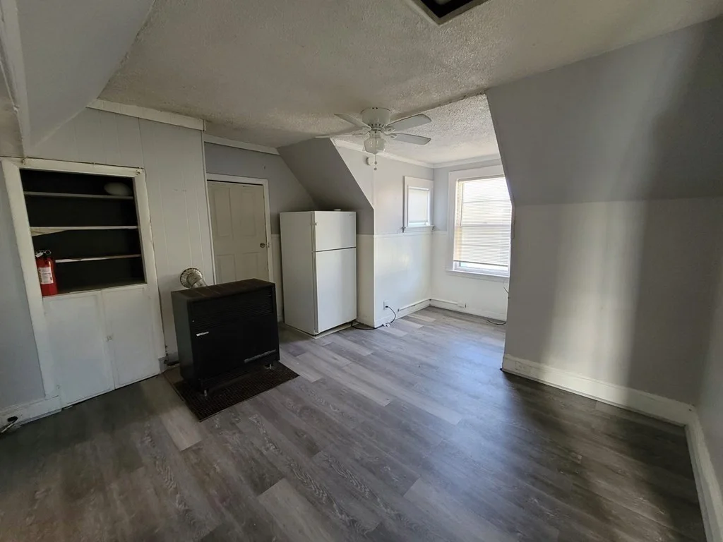 1 bed, 1 bath apartment for rent at 12 Farnum St Unit 3, Quincy Center — photo 3 of 6
