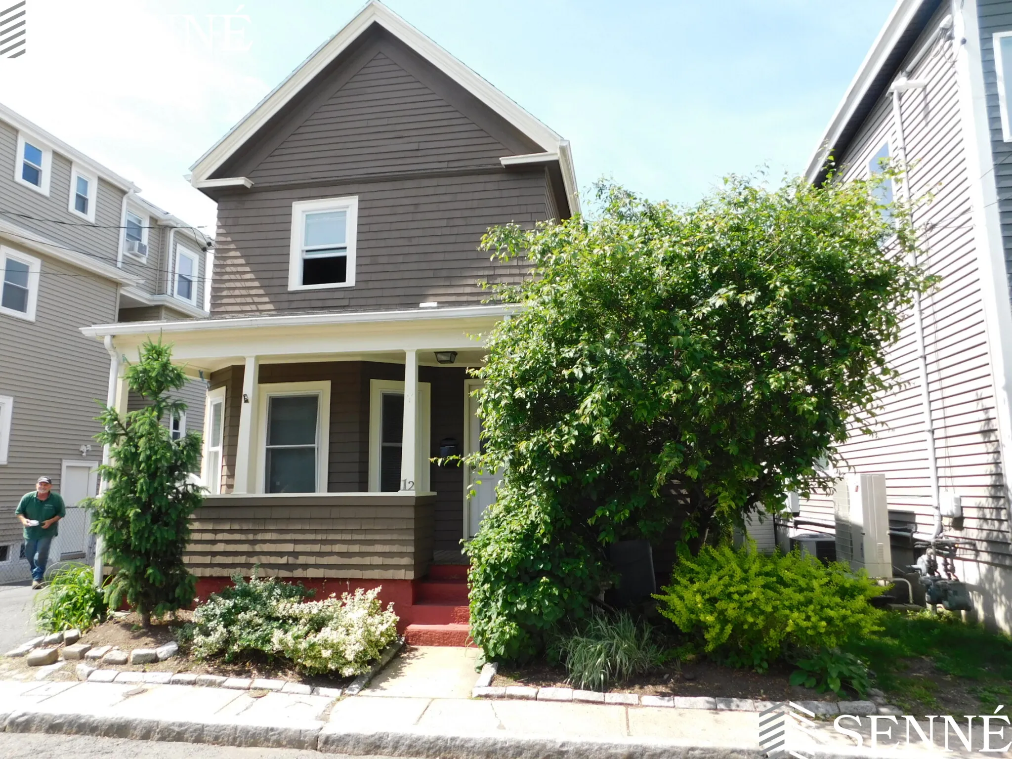3 bed, 2.5 bath apartment for rent at 12 Fisk Ave Unit 1, Magoun Square — photo 15 of 19