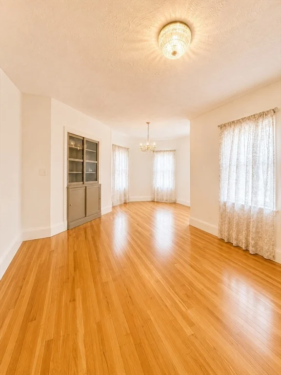 3 bed, 1 bath apartment for rent at 12 Fitz Ter Unit 1, Chelsea — photo 3 of 14