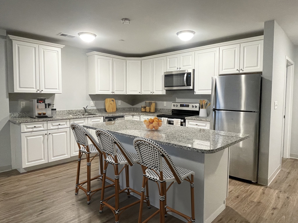 2 bed, 2 bath apartment for rent at 12 Florence St Unit 511, Malden — photo 3 of 13