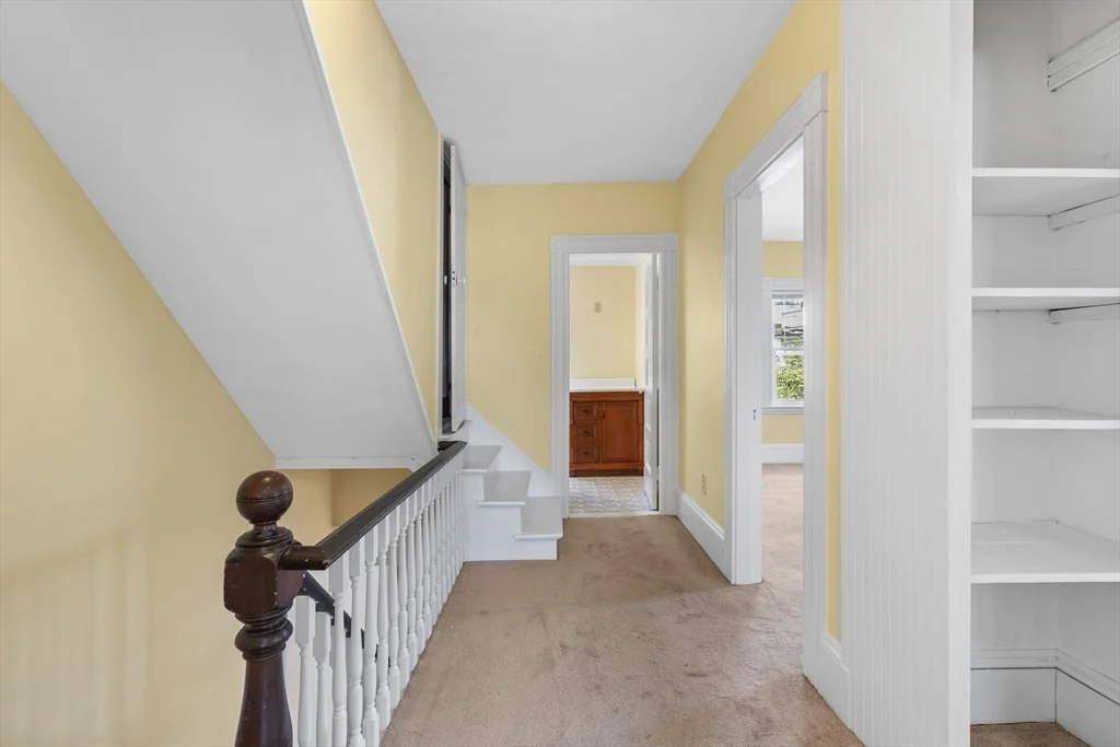 3 bed, 1 bath apartment for rent at 12 Folger Ave Unit 3, Ryal Side — photo 8 of 13
