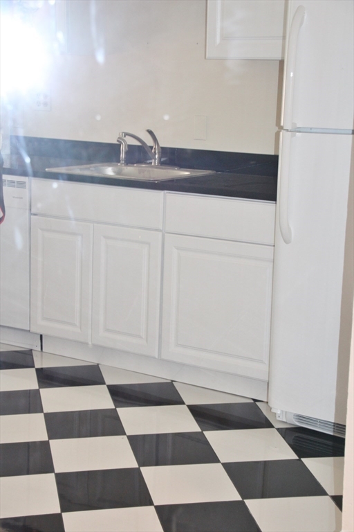 1 bed, 1 bath apartment for rent at 12 Follen St Unit 2, Back Bay — photo 5 of 13