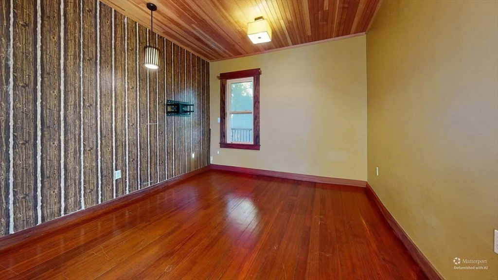 3 bed, 1 bath apartment for rent at 12 Forest Hills St Unit 3, Jamaica Plain — photo 4 of 9