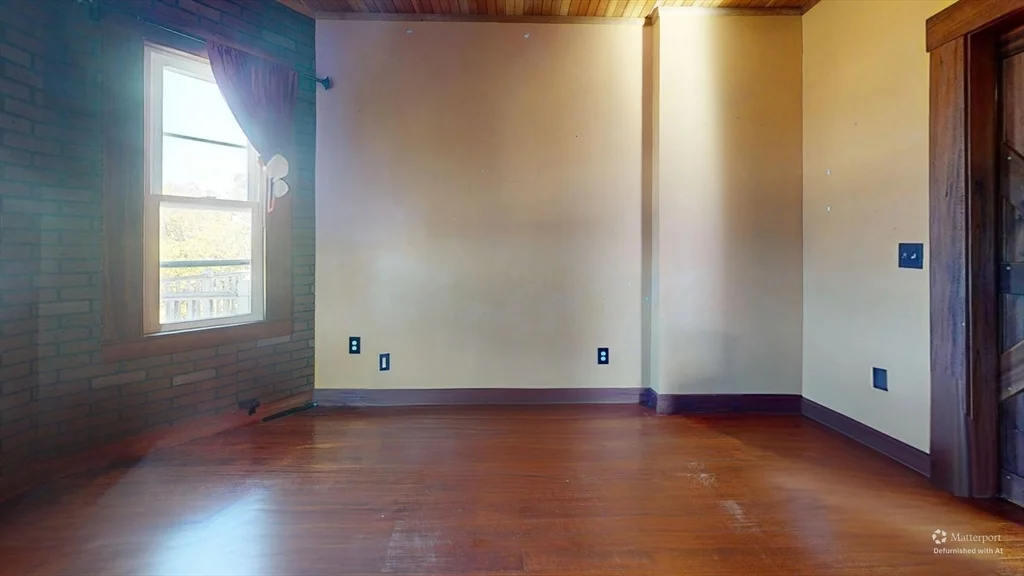 3 bed, 1 bath apartment for rent at 12 Forest Hills St Unit 3, Jamaica Plain — photo 5 of 9