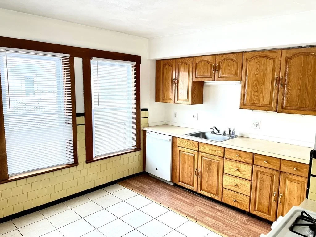 3 bed, 1 bath apartment for rent at 12 Forrest St Unit 1, Winthrop — photo 11 of 13