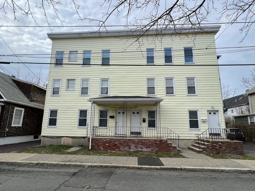 3 bed, 1 bath apartment for rent at 12 Forrest St Unit 1, Winthrop — photo 1 of 13
