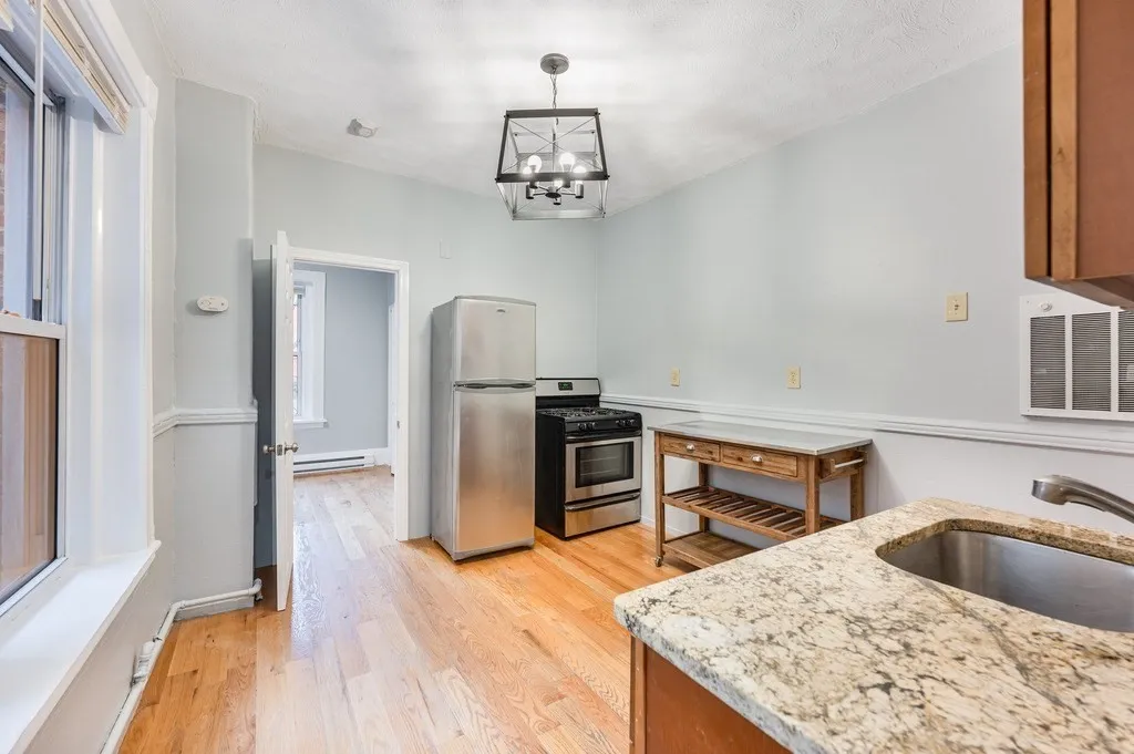1 bed, 1 bath apartment for rent at 12 Foster St Unit 2, North End — photo 2 of 9