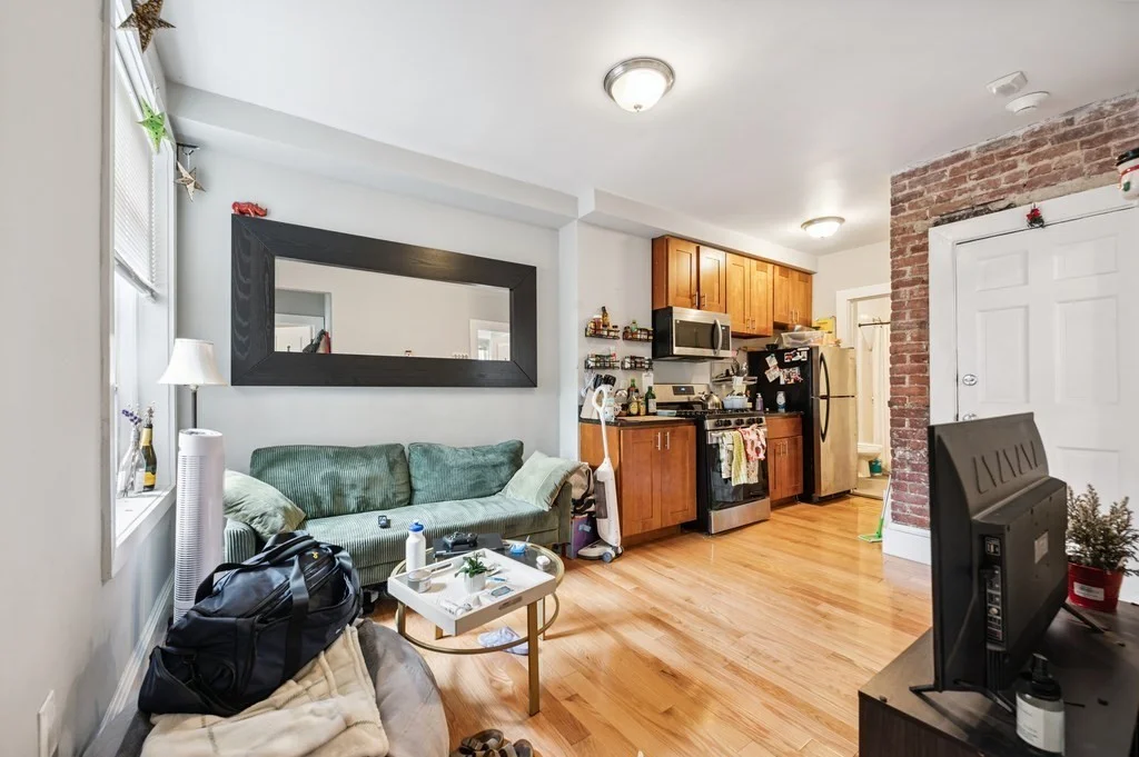 3 bed, 1 bath apartment for rent at 12 Foster St Unit 5, North End
