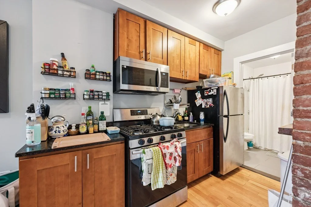 3 bed, 1 bath apartment for rent at 12 Foster St Unit 5, North End — photo 6 of 11
