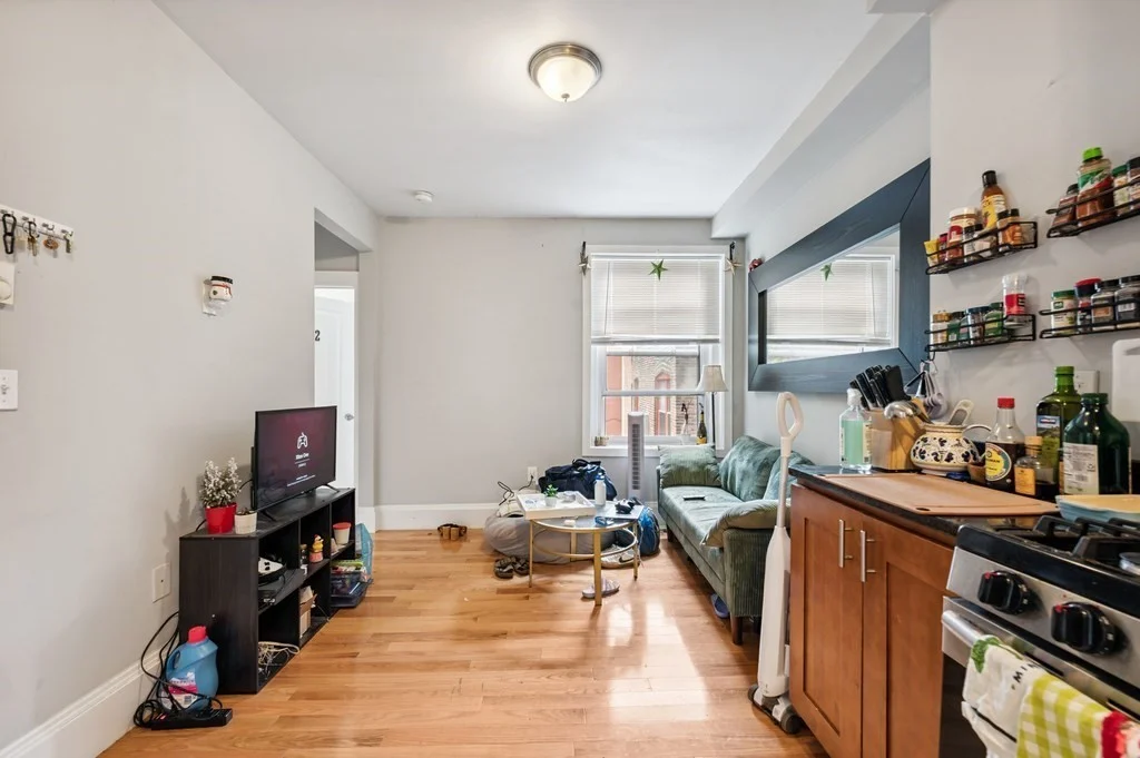 3 bed, 1 bath apartment for rent at 12 Foster St Unit 5, North End — photo 2 of 11