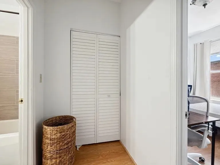 3 bed, 1 bath apartment for rent at 12 Foster St Unit 5A, North End — photo 5 of 9