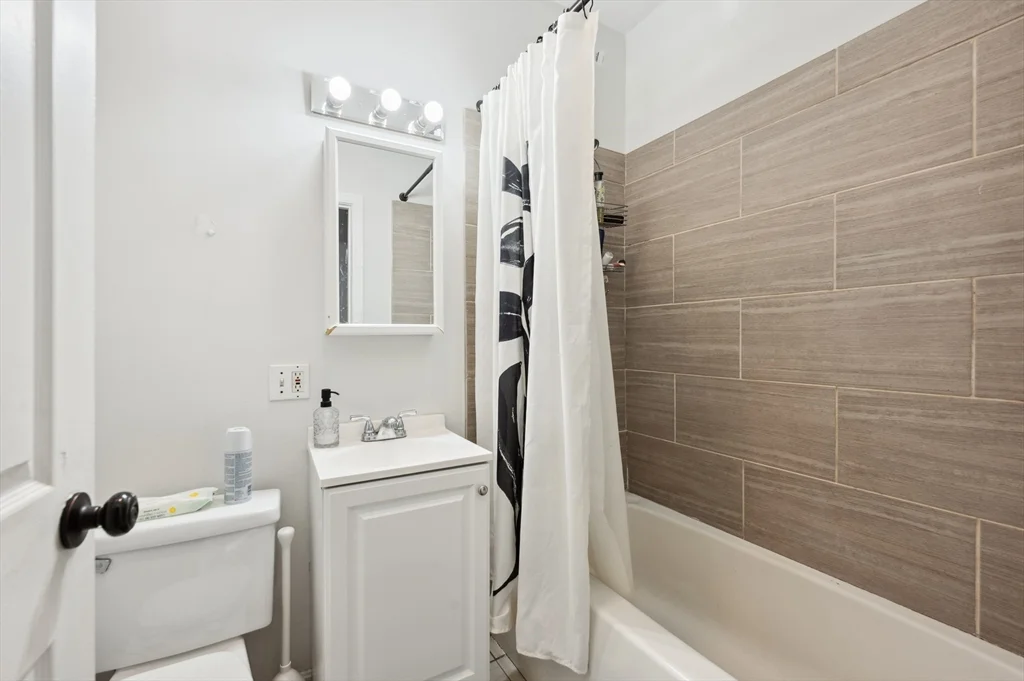 3 bed, 1 bath apartment for rent at 12 Foster St Unit 8, North End — photo 8 of 12