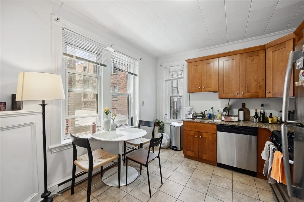 3 bed, 1 bath apartment for rent at 12 Foster St Unit 8, North End