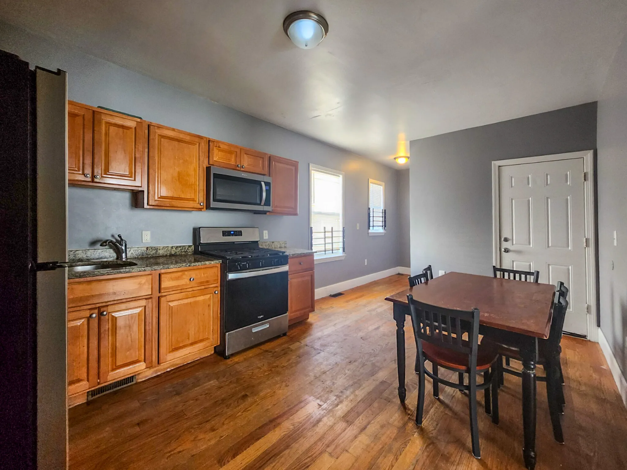 3 bed, 1 bath apartment for rent at 12 Fox St Unit 3, Dorchester — photo 1 of 11