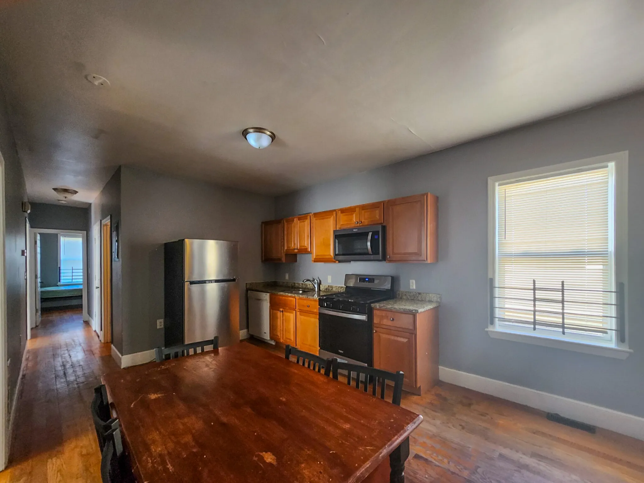3 bed, 1 bath apartment for rent at 12 Fox St Unit 3, Dorchester — photo 2 of 11