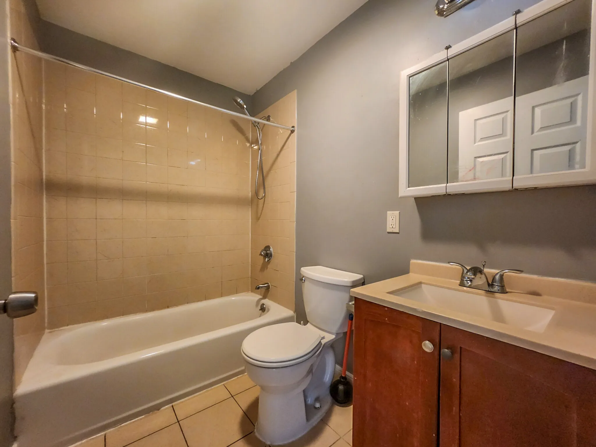 3 bed, 1 bath apartment for rent at 12 Fox St Unit 3, Dorchester — photo 10 of 11