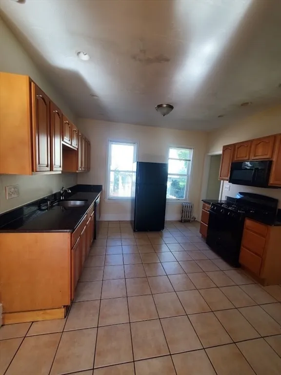 3 bed, 1 bath apartment for rent at 12 Gayland Unit 3, Dorchester — photo 3 of 14