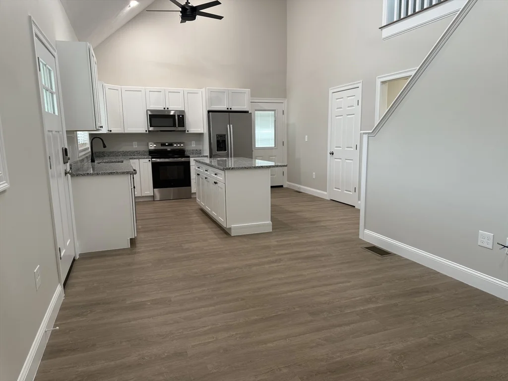 2 bed, 1 bath apartment for rent at 12 Glacier Path Unit 12, Middleboro — photo 6 of 15