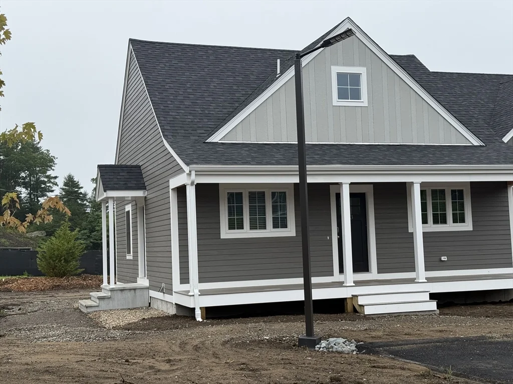 2 bed, 1 bath apartment for rent at 12 Glacier Path Unit 12, Middleboro — photo 2 of 15