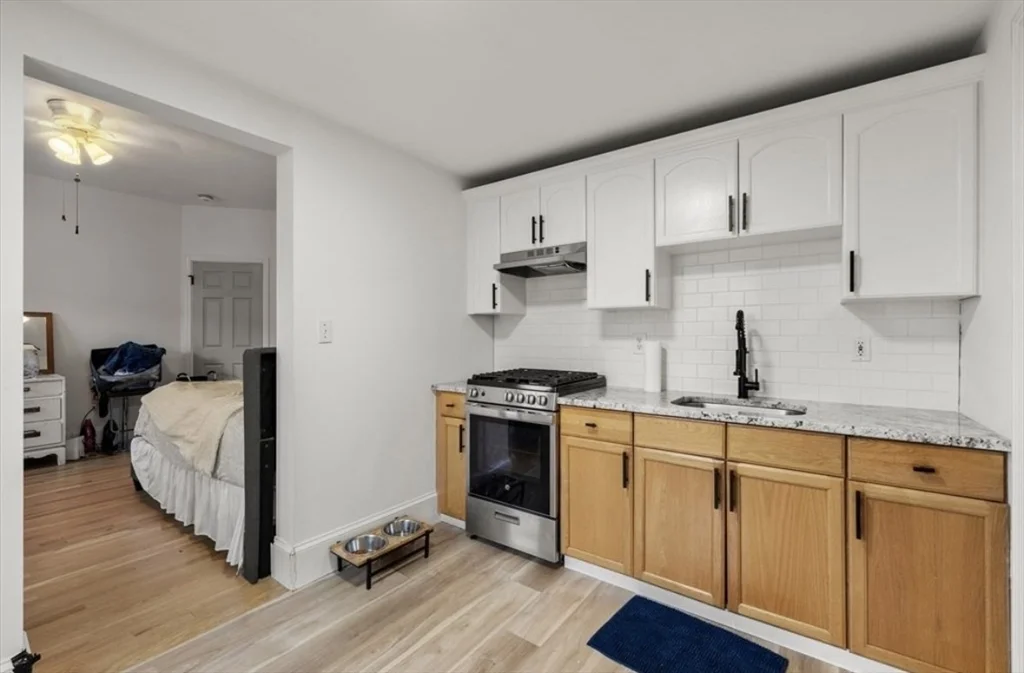 Studio bed, 1 bath apartment for rent at 12 Gould St Unit 4, Stoneham — photo 1 of 3