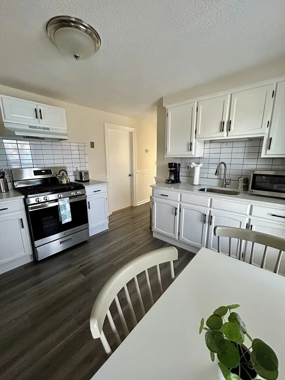 2 bed, 1 bath apartment for rent at 12 Grandview Unit 3, Roslindale — photo 3 of 17