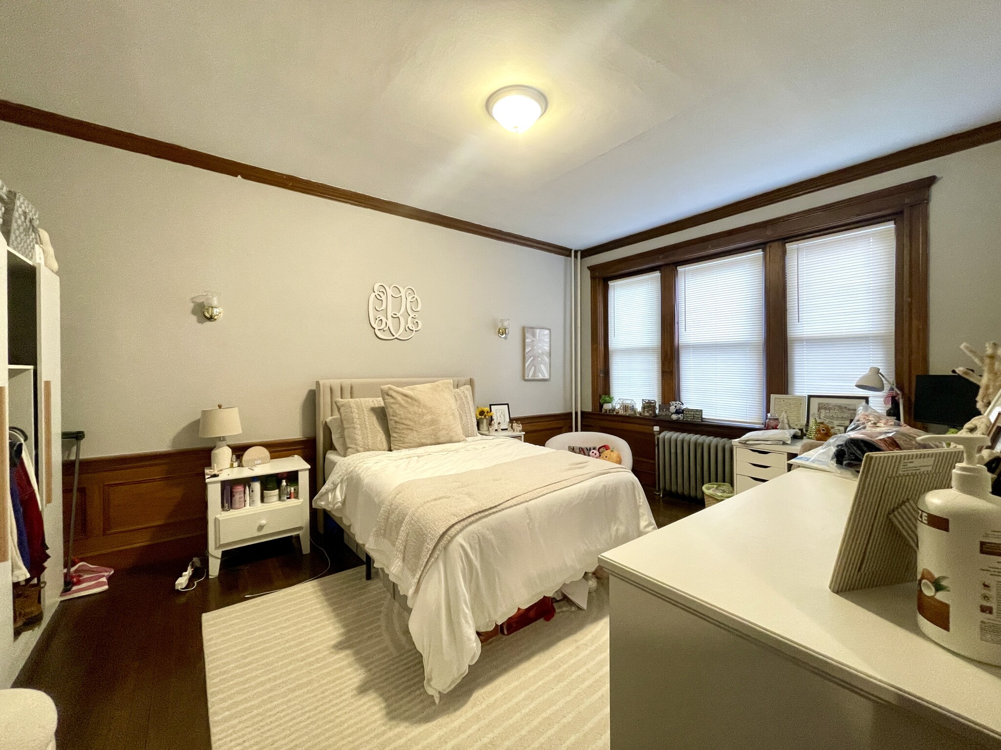 4 bed, 1 bath apartment for rent at 12 Greenway Ct Unit 4, Coolidge Corner — photo 3 of 25
