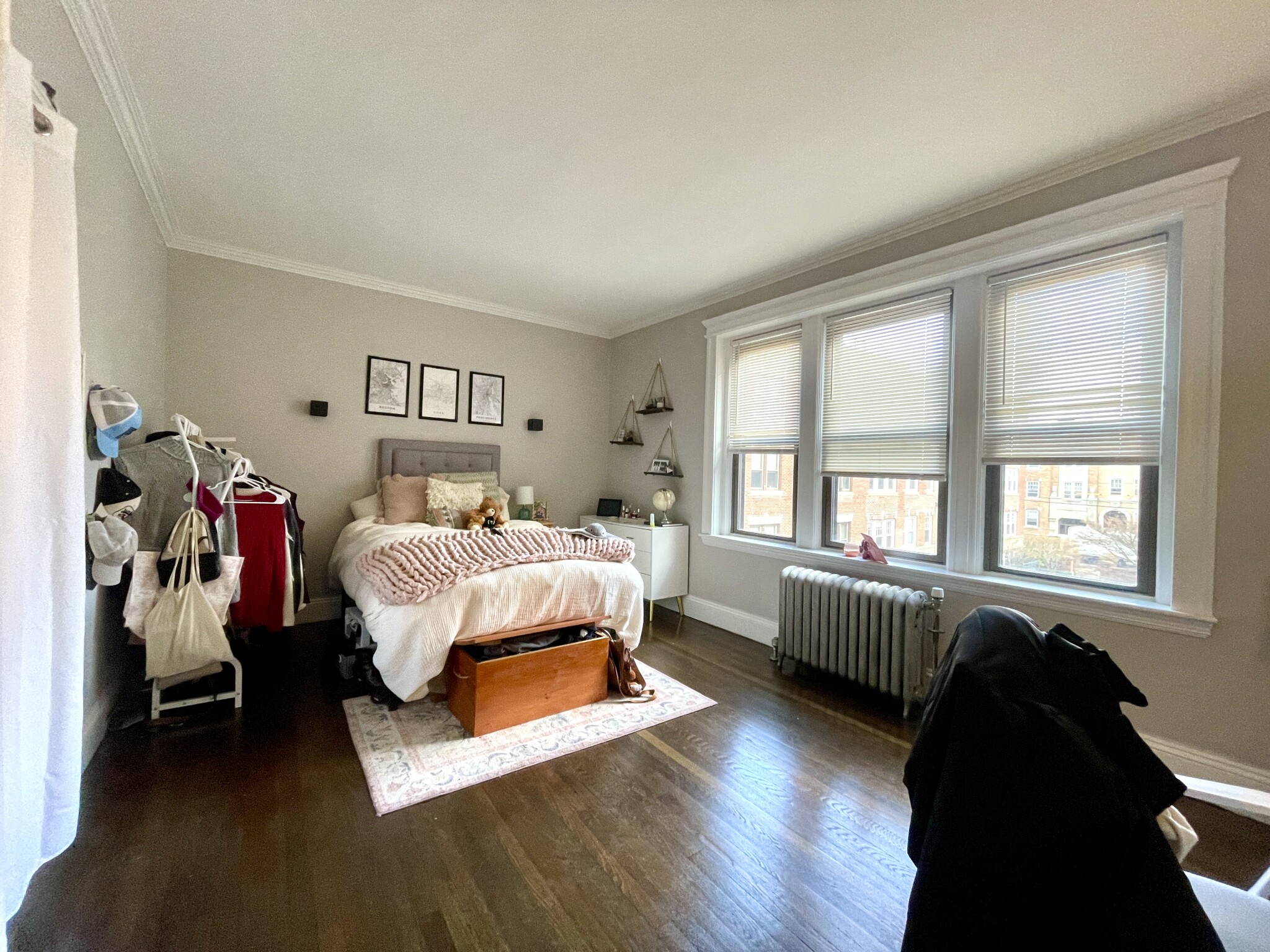 4 bed, 1 bath apartment for rent at 12 Greenway Ct Unit 4, Coolidge Corner — photo 2 of 25