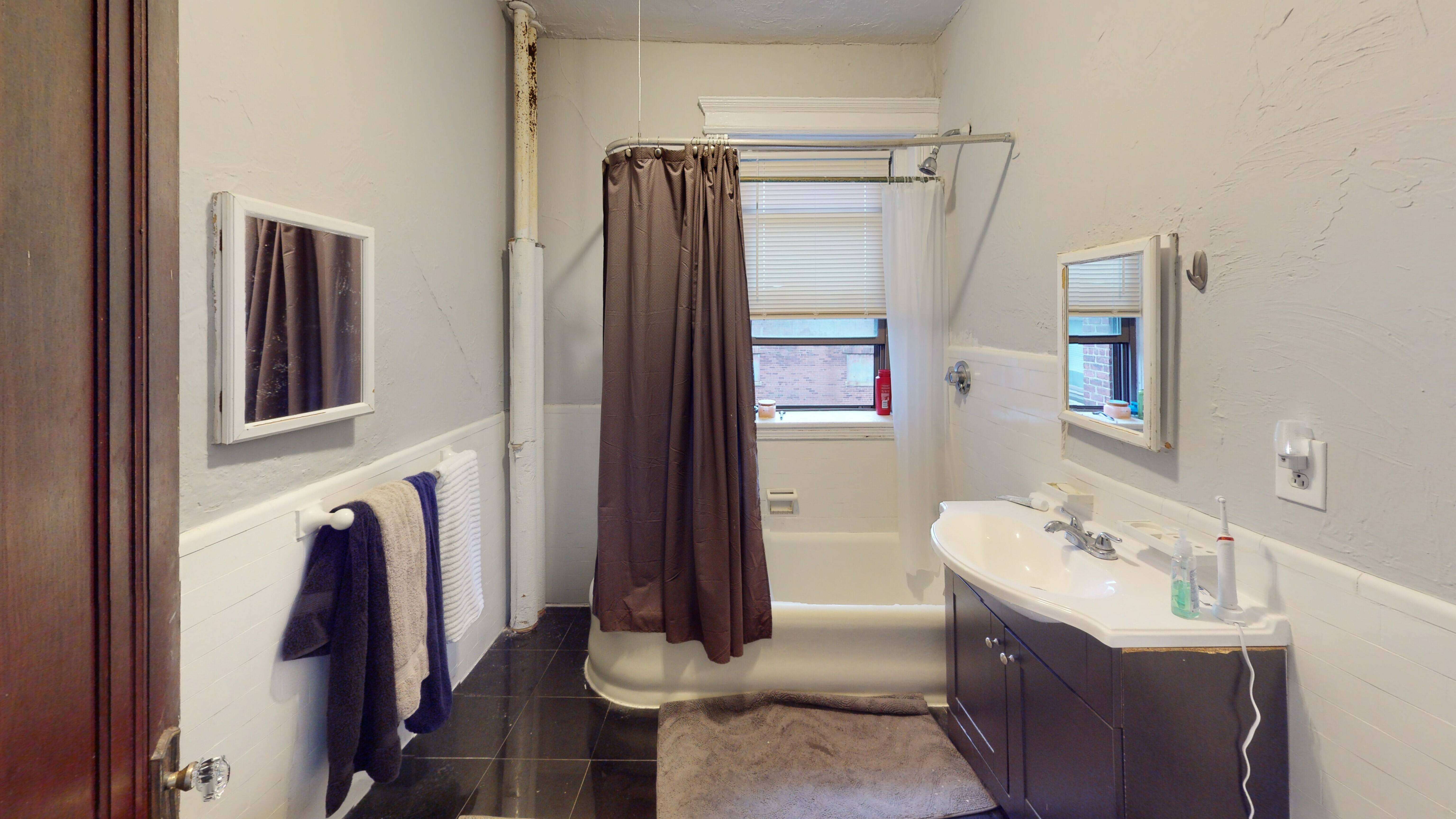 4 bed, 1 bath apartment for rent at 12 Greenway Ct Unit 4, Coolidge Corner — photo 17 of 25