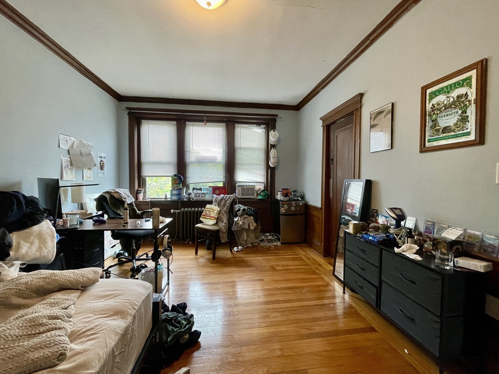 4 bed, 1 bath apartment for rent at 12 Greenway Ct Unit 6, Coolidge Corner — photo 7 of 10
