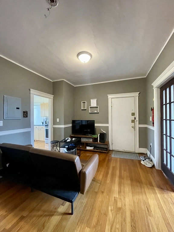 4 bed, 1 bath apartment for rent at 12 Greenway Ct Unit 6, Coolidge Corner — photo 5 of 10