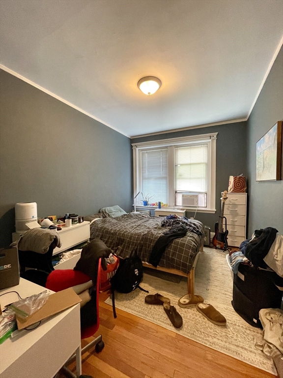 4 bed, 1 bath apartment for rent at 12 Greenway Ct Unit 6, Coolidge Corner — photo 4 of 10