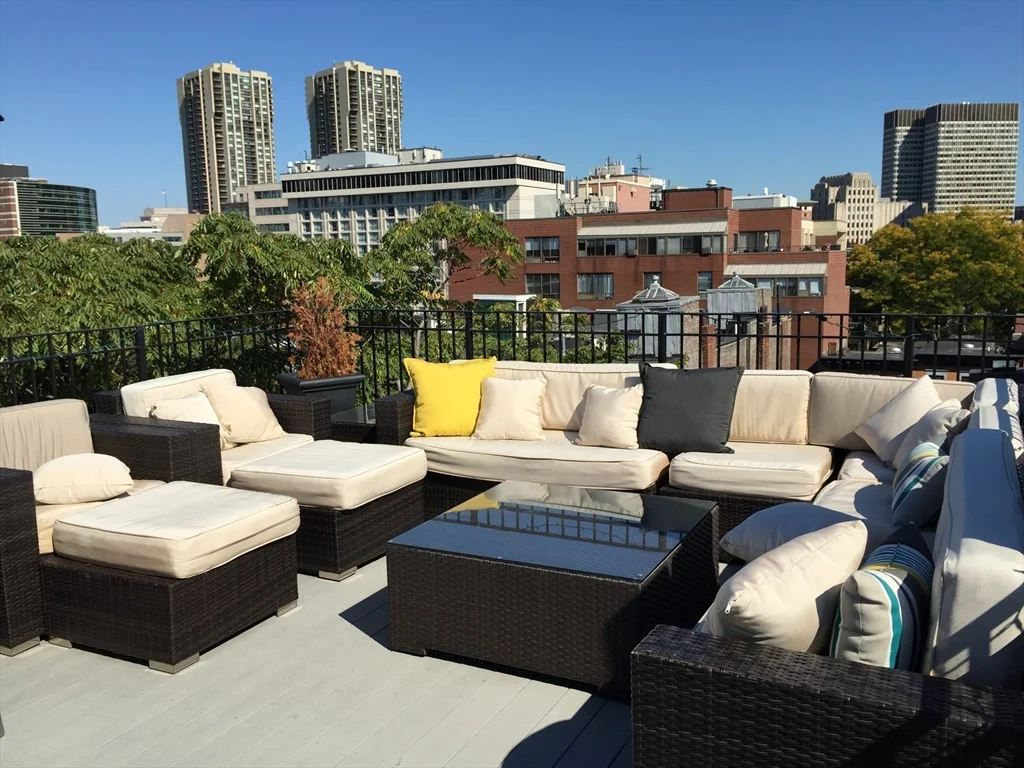 2 bed, 2 bath apartment for rent at 12 Grove St Unit Apt 5, Beacon Hill — photo 12 of 15