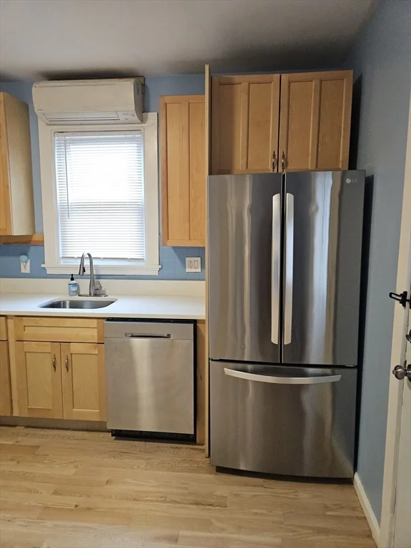 3 bed, 2 bath apartment for rent at 12 Hall St Unit 12, Quincy — photo 3 of 37