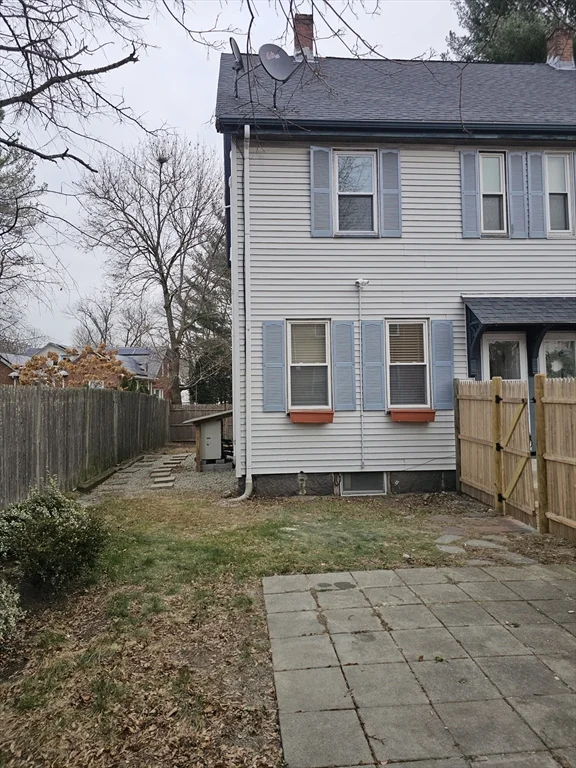 3 bed, 2 bath apartment for rent at 12 Hall St Unit 12, Quincy — photo 2 of 37
