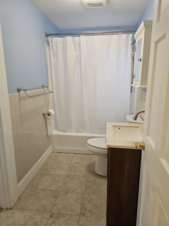 3 bed, 2 bath apartment for rent at 12 Hall St Unit 12, Quincy — photo 18 of 37