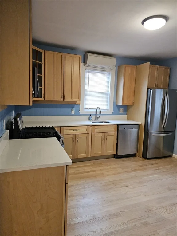 3 bed, 2 bath apartment for rent at 12 Hall St Unit 12, Quincy — photo 4 of 37