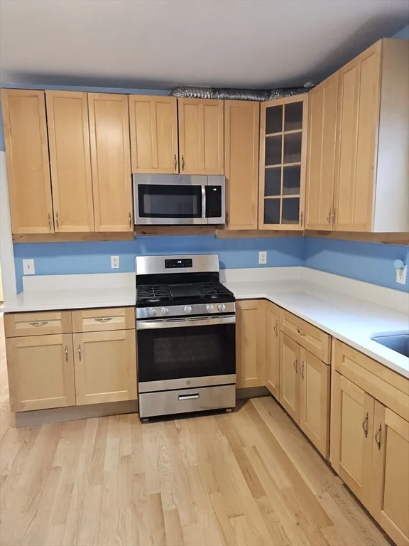 3 bed, 2 bath apartment for rent at 12 Hall St Unit 12, Quincy — photo 5 of 37