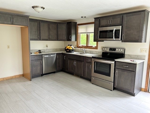 3 bed, 2 bath apartment for rent at 12 Harriet Dr Unit 12, Bridgewater — photo 3 of 39