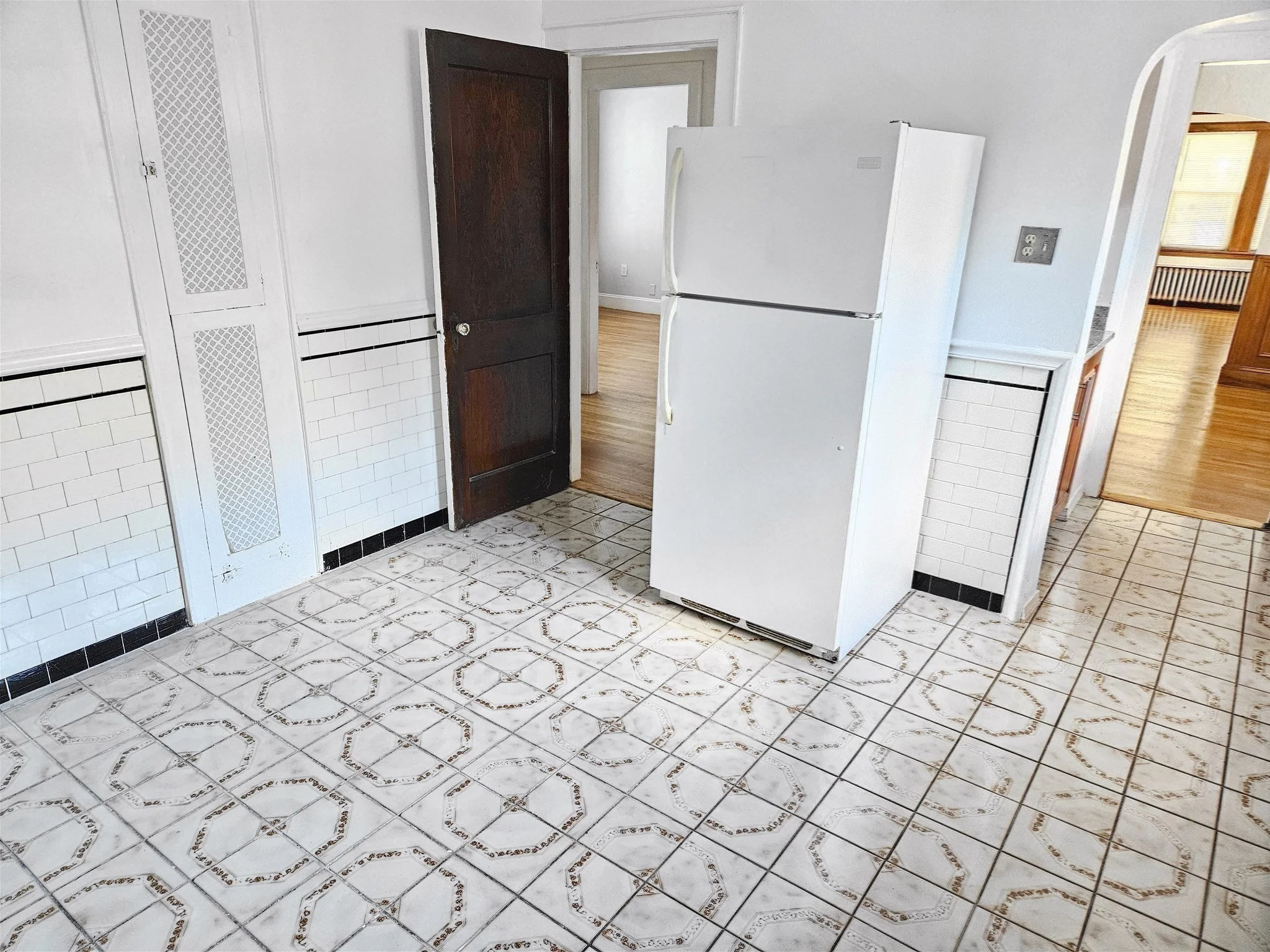 3 bed, 1 bath apartment for rent at 12 Hatherly Rd Unit 1, Brighton — photo 10 of 19