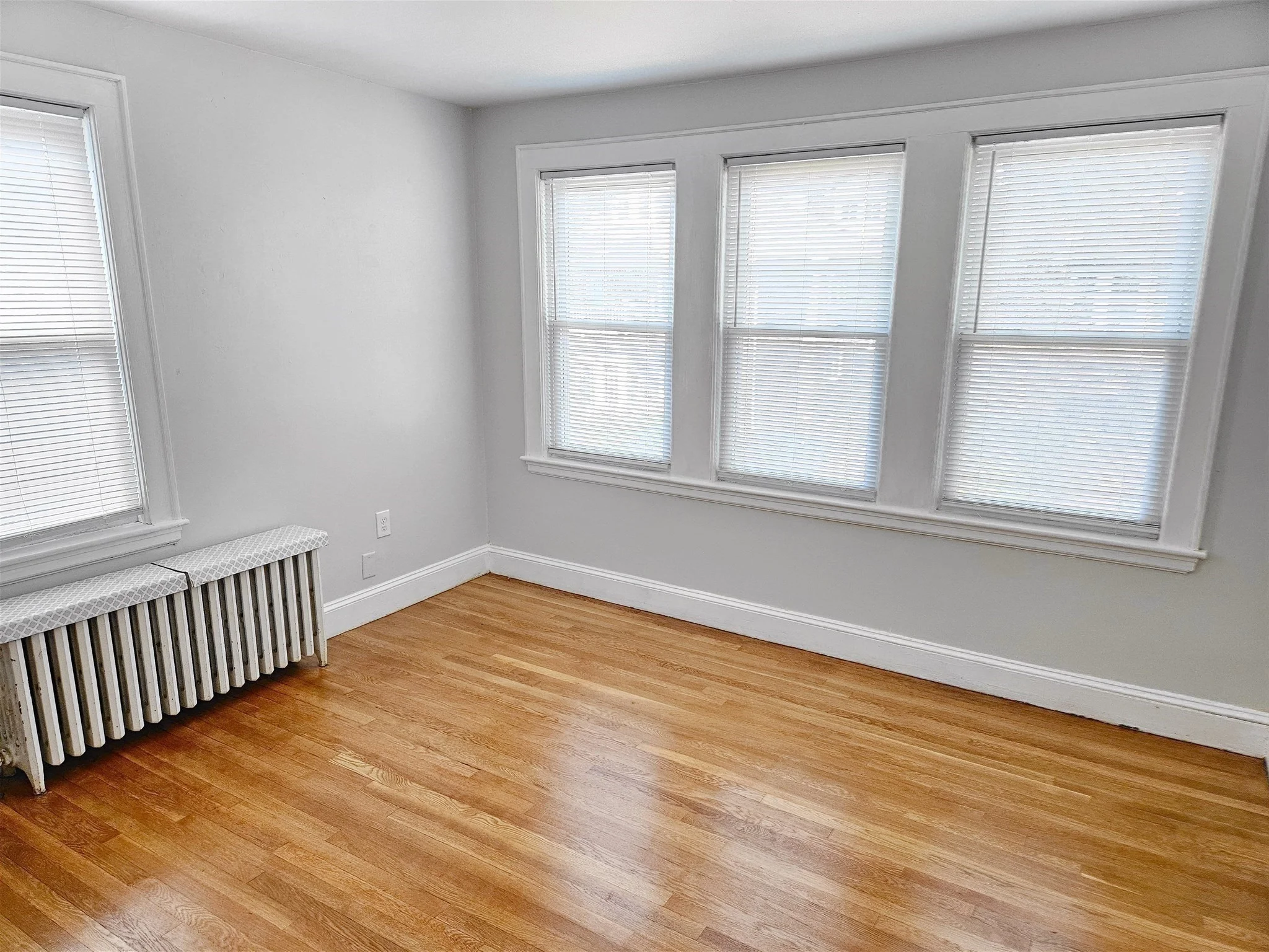 3 bed, 1 bath apartment for rent at 12 Hatherly Rd Unit 1, Brighton — photo 17 of 19