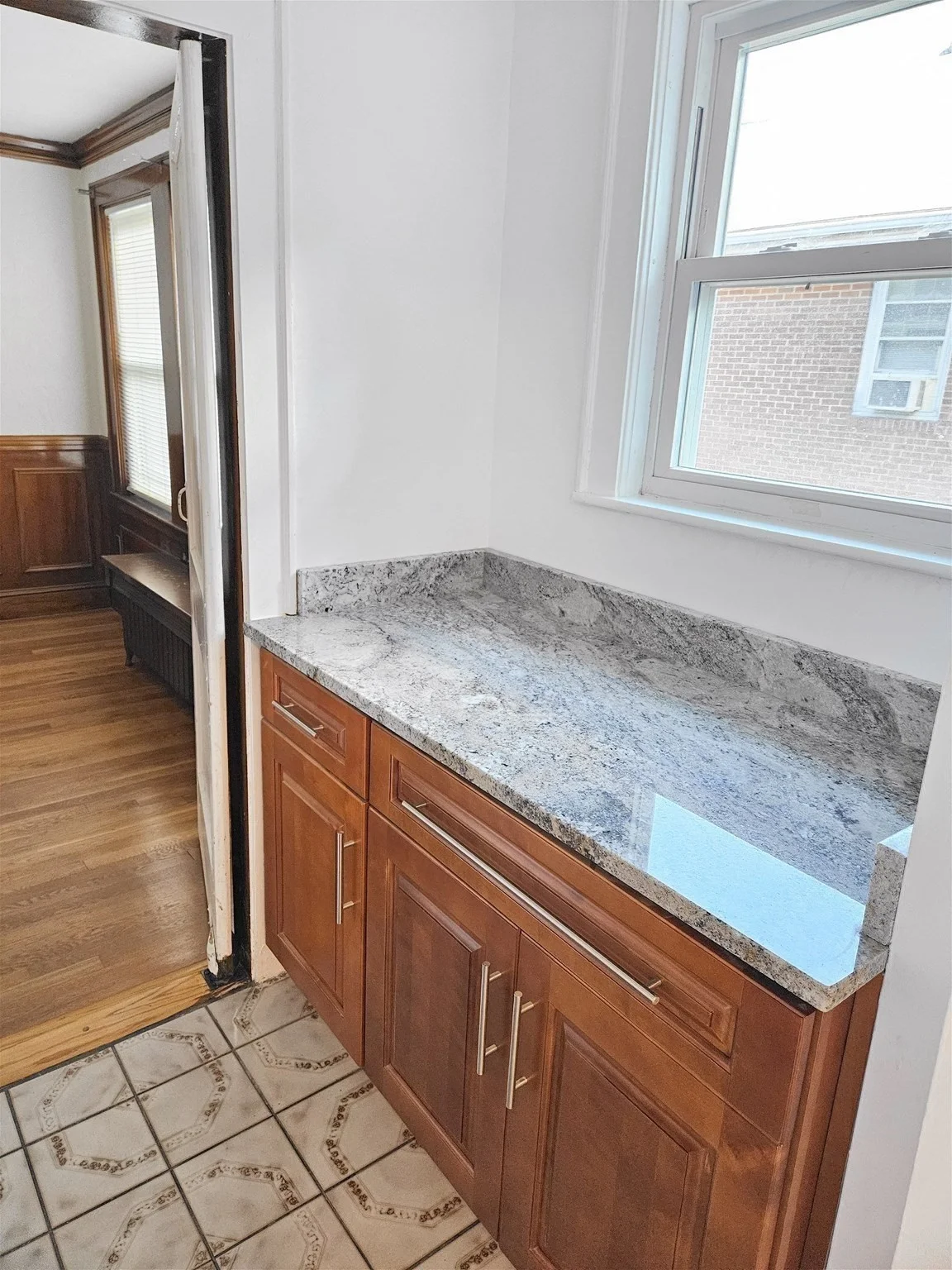 3 bed, 1 bath apartment for rent at 12 Hatherly Rd Unit 1, Brighton — photo 5 of 19