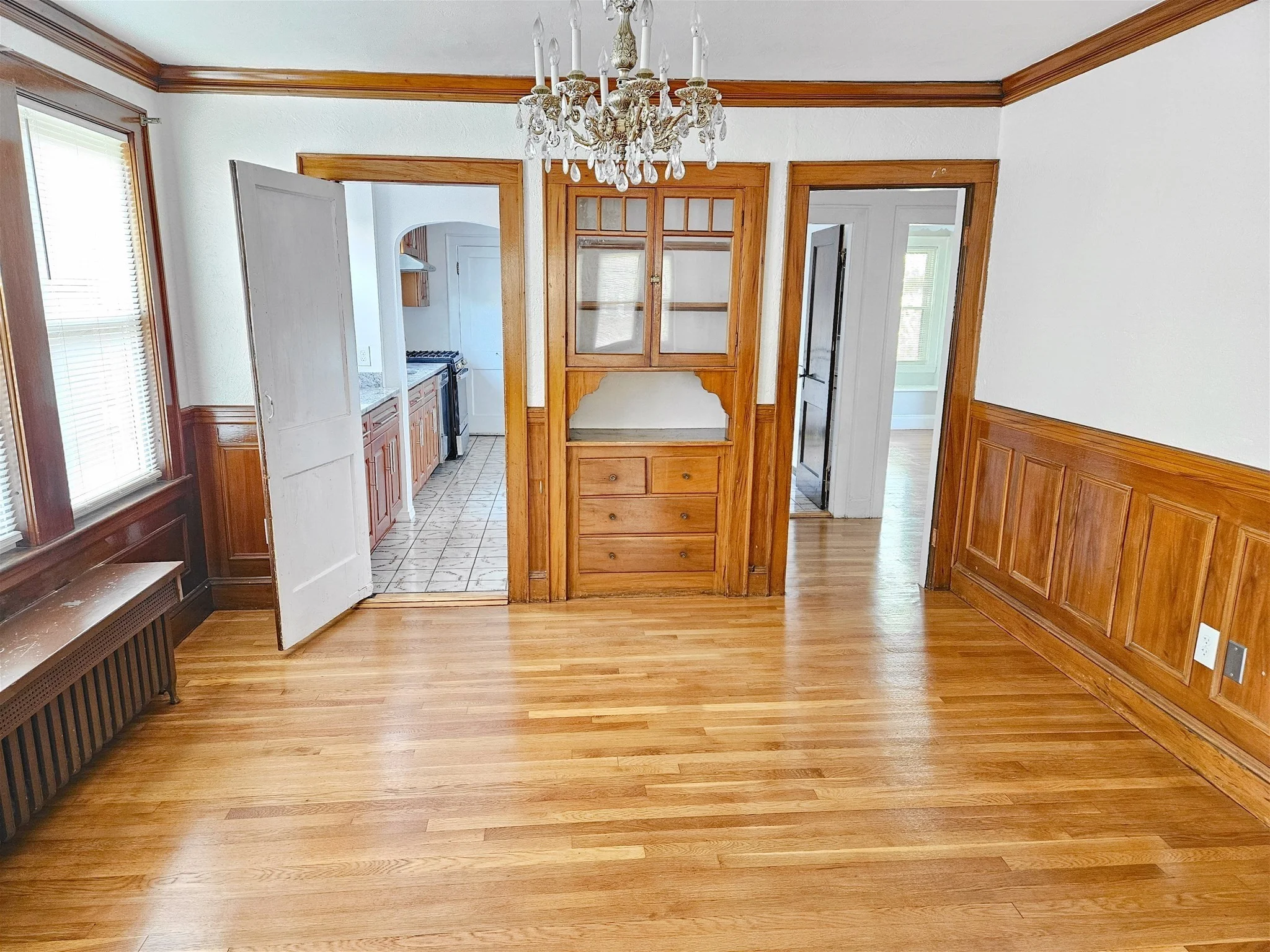 3 bed, 1 bath apartment for rent at 12 Hatherly Rd Unit 1, Brighton — photo 2 of 19