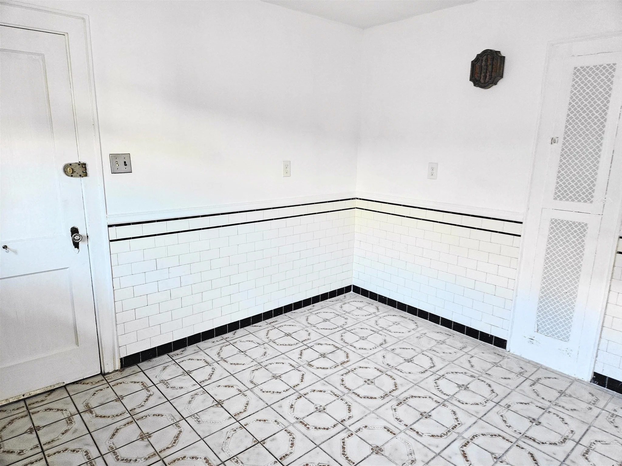 3 bed, 1 bath apartment for rent at 12 Hatherly Rd Unit 1, Brighton — photo 9 of 19