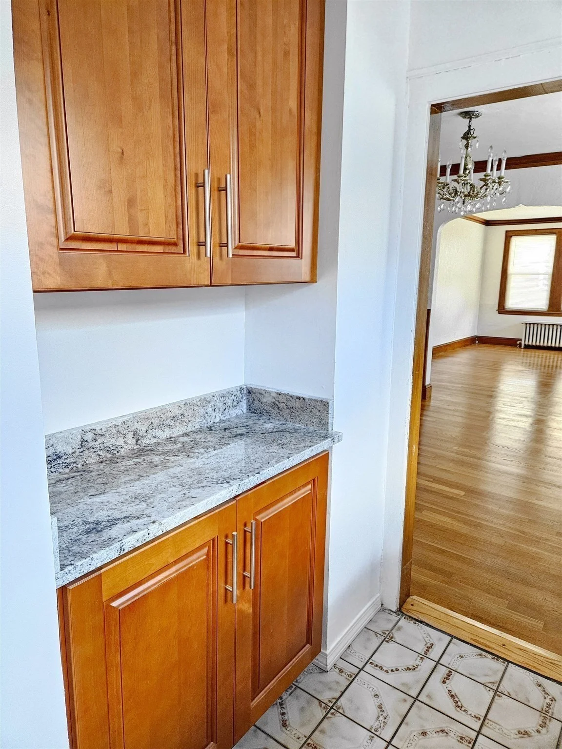 3 bed, 1 bath apartment for rent at 12 Hatherly Rd Unit 1, Brighton — photo 4 of 19
