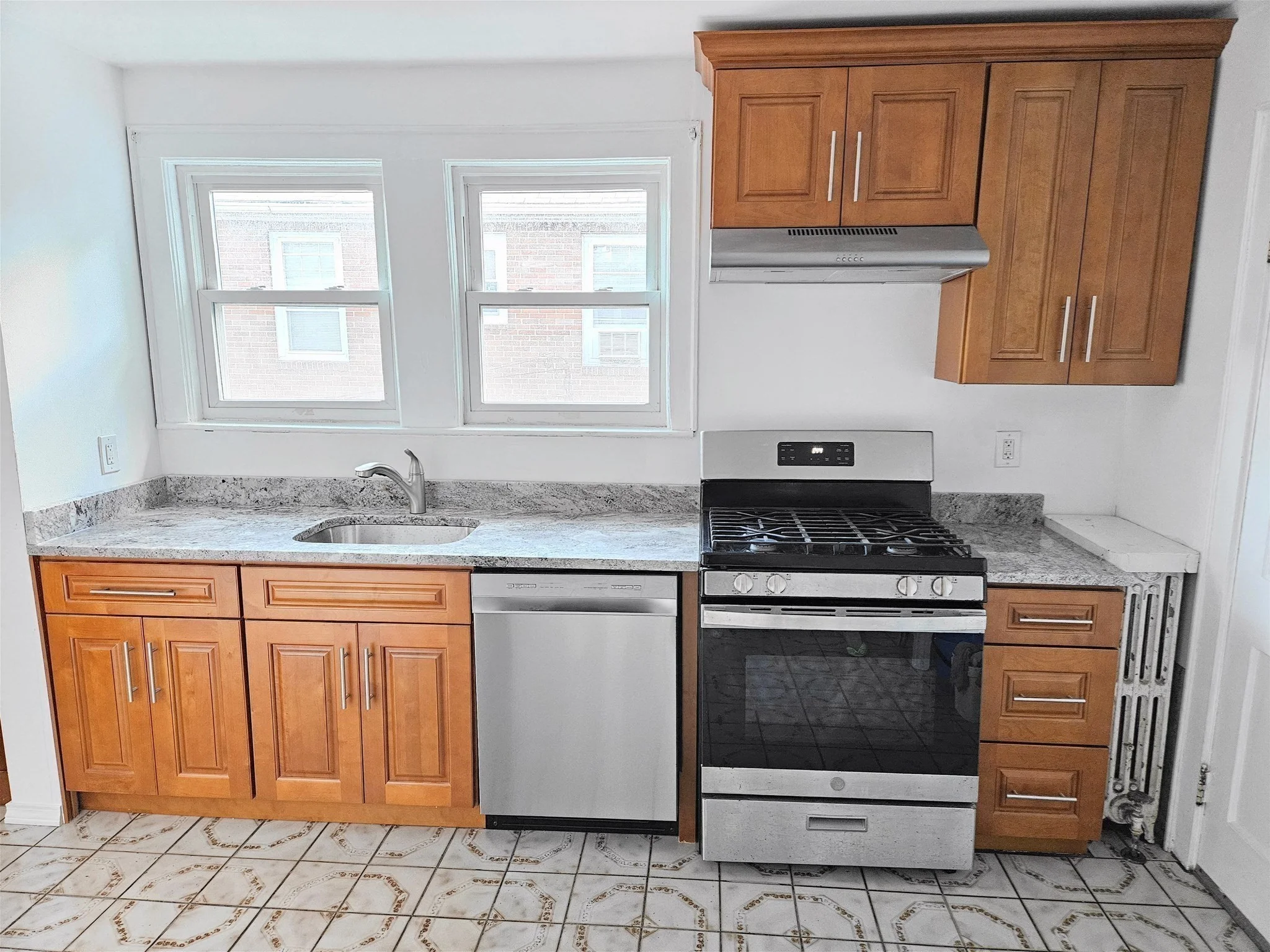 3 bed, 1 bath apartment for rent at 12 Hatherly Rd Unit 1, Brighton — photo 7 of 19
