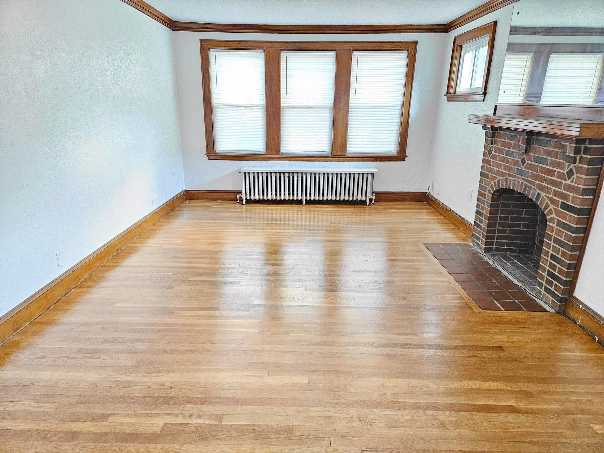 3 bed, 1 bath apartment for rent at 12 Hatherly Rd Unit 1, Brighton