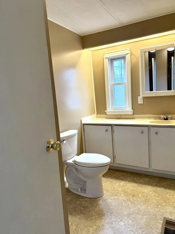 2 bed, 2 bath apartment for rent at 12 Hayes St Unit 12, Salisbury — photo 19 of 25