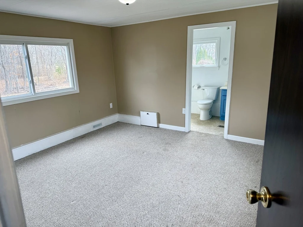 2 bed, 2 bath apartment for rent at 12 Hayes St Unit 12, Salisbury — photo 9 of 25