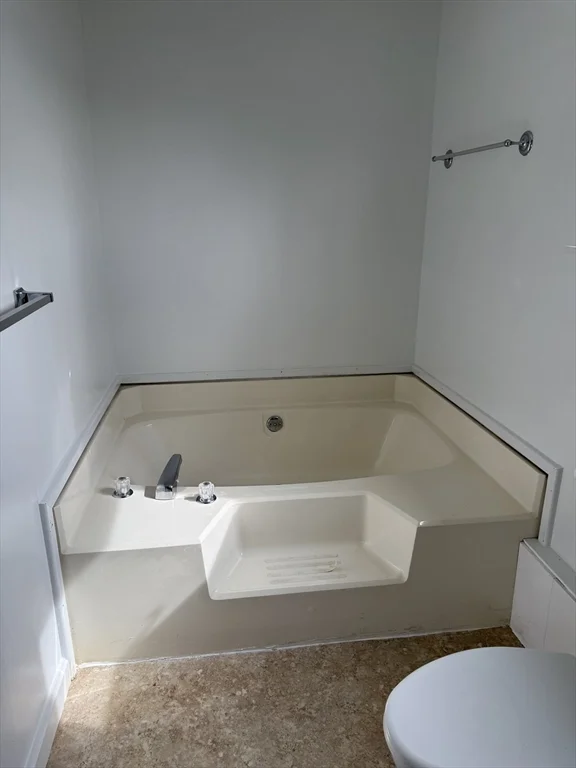 2 bed, 2 bath apartment for rent at 12 Hayes St Unit 12, Salisbury — photo 13 of 25
